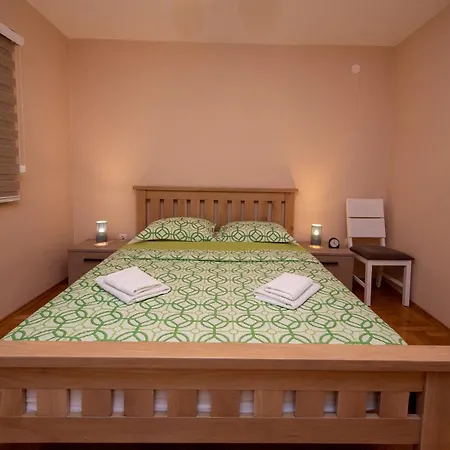 Apartment Traveler *