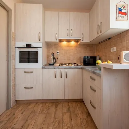 Traveler Apartment Split